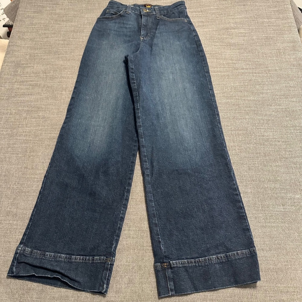 Lee Jeans Women 4 M Blue  Wide Leg High Rise Deep Hem Retro Denim